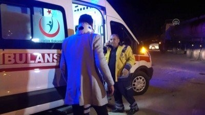 trafik polisi - Polis aracı ile otomobil çarpıştı: 2'si polis 3 yaralı - KIRIKKALE  Videosu