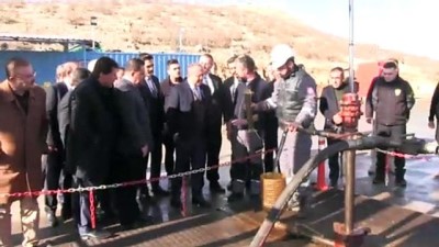 petrol - Siirt Valisi Atik, petrol sahasında inceleme yaptı Videosu