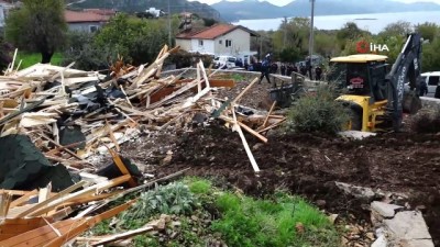  Marmaris’ite imara aykırı yapı yıkımları devam ediyor