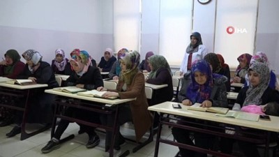  Şahinbey Belediyesi Tesislerinde Kur’an-ı Kerim öğreniyorlar