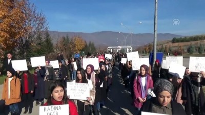 Üniversite öğrencileri kadına şiddeti protesto etti - TOKAT 
