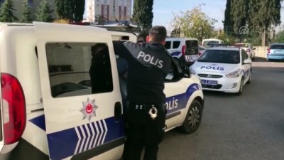 belediye otobusu - Eşini 17 yerinden bıçaklayan zanlı, özel ekip tarafından yakalandı - İSTANBUL  Videosu