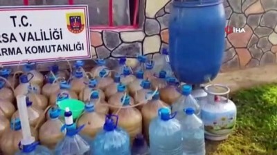 sahte icki -  Yüzlerce kişiyi zehirleyeceklerdi... Bursa'da Bin 280 litre sahte içki ele geçirildi Videosu