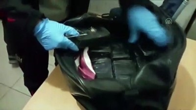 yolcu otobusu - Yolcunun valizinden uyuşturucu çıktı - VAN Videosu