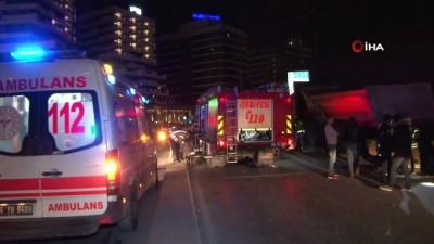 yarali kadin -  Otomobil park halindeki hafriyat kamyona çarptı: 1’i ağır 2 yaralı  Videosu