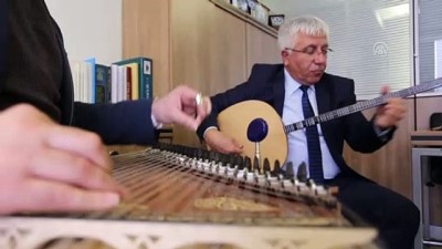 profesor - Tıp profesörü yarım kalan müzisyenlik hayalini yaptığı albümle tamamladı - İSTANBUL  Videosu