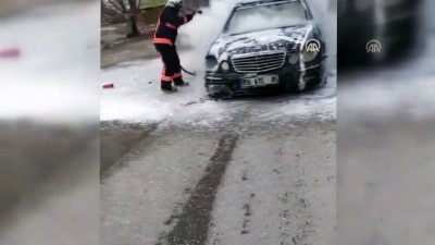 luks otomobil - Malatya'da seyir halindeki lüks araç yandı Videosu
