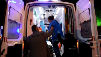Otomobil ile minibüsün çarpışması sonucu 5 kişi yaralandı - ORDU