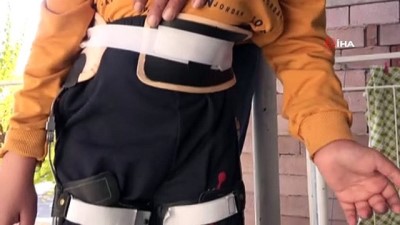 robot -  15 yaşındaki Serebral Palsi hastası Gazi, babasının borçla aldığı yürüme desteği ile yüzü güldü  Videosu