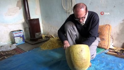 yasli adam -  40 yıldır dut ağacı kütüklerini saza dönüştürüyor  Videosu