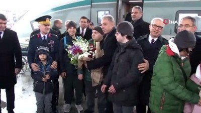 isaf -  - Ankara'dan Konya'ya gelen özel gereksinimli misafirleri protokol karşıladı  Videosu