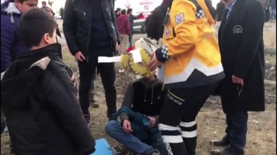 yolcu otobusu - Belediye otobüsü kamyona çarptı: 19 yaralı - VAN  Videosu