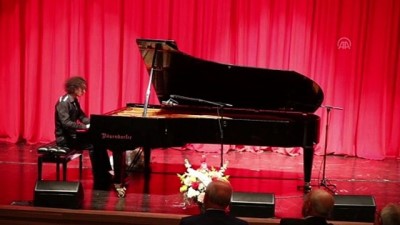 huber - Genç piyanist Berkay Özkan, Tekirdağlıları büyüledi - TEKİRDAĞ Videosu
