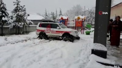 paletli ambulans -  Hemodiyaliz hastaları paletli ambulansla kurtarıldı Videosu