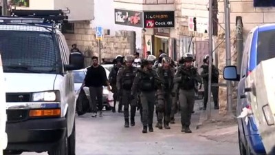 kordon - İsrail güçleri Doğu Kudüs'te Filistinli aileye ait inşat halindeki evi yıktı - KUDÜS  Videosu
