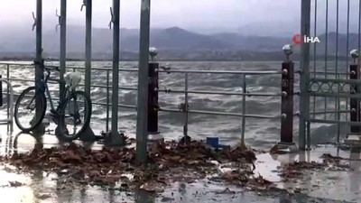 yolcu tasimaciligi -  Kocaeli'de aşırı lodos nedeniyle vapur seferlerine ara verildi  Videosu