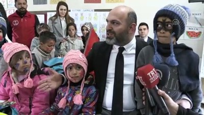 satranc - Köy çocuklarının yüzü hediyelerle güldü - MUŞ Videosu