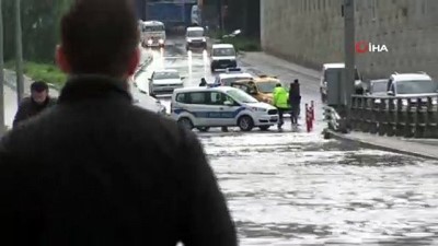 saganak yagmur -  Kuşadası sağanak yağışa teslim oldu, yollar göle döndü Videosu
