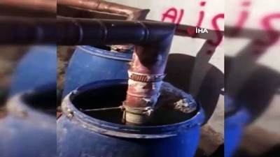 sahte raki -  Muhtar, evini içki imalathanesine çevirdi: 500 litre içki ele geçirildi  Videosu