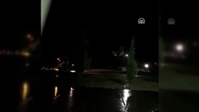 askeri helikopter - Adana'da sağanak nedeniyle araçta mahsur kalanlar helikopterle kurtarıldı  Videosu