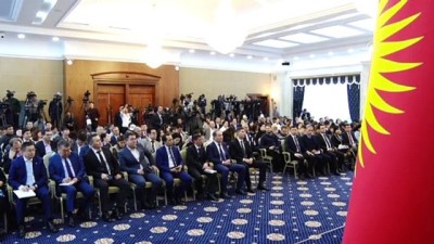 beko - Kırgızistan Cumhurbaşkanı Ceenbekov, yıl sonu basın toplantısını düzenlendi - BİŞKEK Videosu