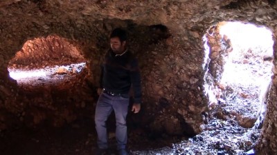 orion - Köylüler, Roma dönemine ait kaya mezarlar buldu - ADIYAMAN  Videosu