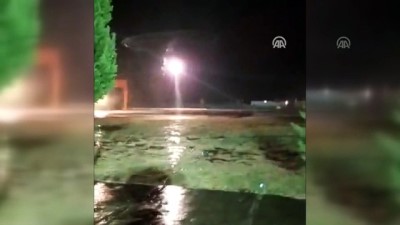 mahsur kaldi - Sağanak nedeniyle araçta mahsur kalanlar helikopterle kurtarıldı - ADANA Videosu