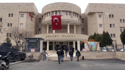 isaret dili - Sağır ve dilsiz kocasını bıçakla yaralayan kadına 5 yıl hapis cezası - (Adalet Sarayı detay) - ŞANLIURFA  Videosu