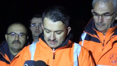 Bakan Pakdemirli örtü yangınlarının sürdüğü Trabzon'da incelemelerde bulundu 