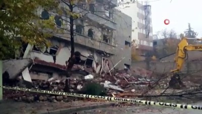 yagan -  Besni'de yağışlar nedeniyle 4 katlı bina çöktü Videosu