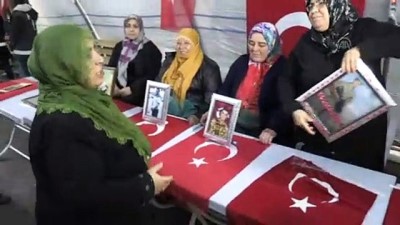 Diyarbakır annelerinden Hüsniye Kaya'nın kızı PKK'nın elinden kurtarıldı - DİYARBAKIR 