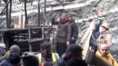 mahsur kaldi -  Kömür ocağında göçük altında kalan işçinin cansız bedenine ulaşıldı  Videosu