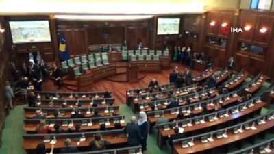 yemin toreni - Kosova Meclisinde milletvekilleri yemin etti Videosu