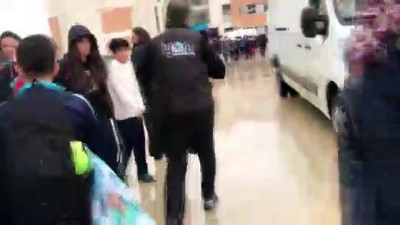 Okulda ağır kokudan etkilenen öğrenciler hastaneye kaldırıldı - BURSA