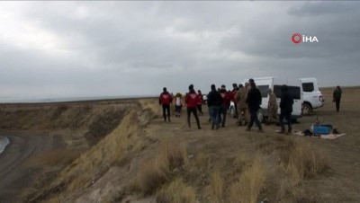 multeci -  Van Gölü'nde mülteci teknesi battı  Videosu