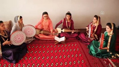 muzik aleti - Afgan kızlar Horasan halk müziğini yeniden canlandırmak istiyor - KABİL Videosu