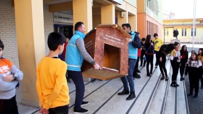 hayvan sevgisi - Giresun'da okullar sokak hayvanlarına sıcak yuva oluyor  Videosu
