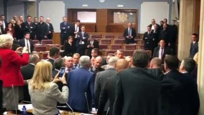 meclis baskani - Karadağlı milletvekilleri mecliste tartıştı - PODGORİCA  Videosu