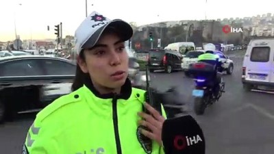 trafik polisi -  Abla-kardeş aynı şehirde trafik polisi olarak görev yapıyor  Videosu