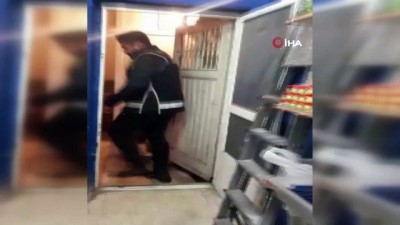 kacak icki -  Adana’da kaçak içki ve sigara operasyonu  Videosu