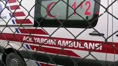 metrobus duragi -  Ayağı kayarak yola düşen kadına metrobüs çarptı  Videosu