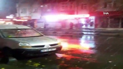 saganak yagmur -  İstanbul'da lapa lapa kar yağdı  Videosu