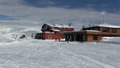 kayak tutkunlari - 2 bin 800 rakımlı kayak merkezi sezonu açtı - HAKKARİ  Videosu