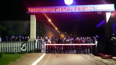 Trabzonspor taraftarlarından Ünal Karaman'a destek - TRABZON