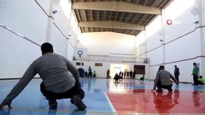 futbol turnuvasi -  - Azez'de görme engelliler için futbol turnuvası  Videosu