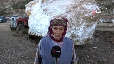 ilginc goruntu -  Devasa kayalar mahallenin üzerine yuvarlandı  Videosu