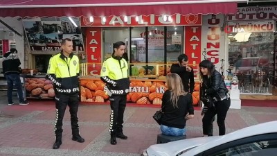 hollanda -  Hollandalı kadın turist trafik polislerine zor anlar yaşattı  Videosu