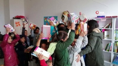 kutuphane -  O kitaplar köy okulundaki öğrencilere ulaştı  Videosu