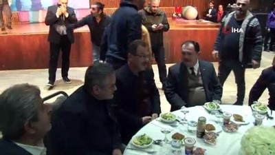 engelli ogrenci -  Ünlü sanatçı Şükriye Tutkun, Eyüpsultan'da engellilerle birlikte türkü söyledi Videosu