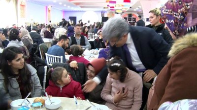 engelli aday -  Van Büyükşehir Belediyesinden engellilere yemek Videosu